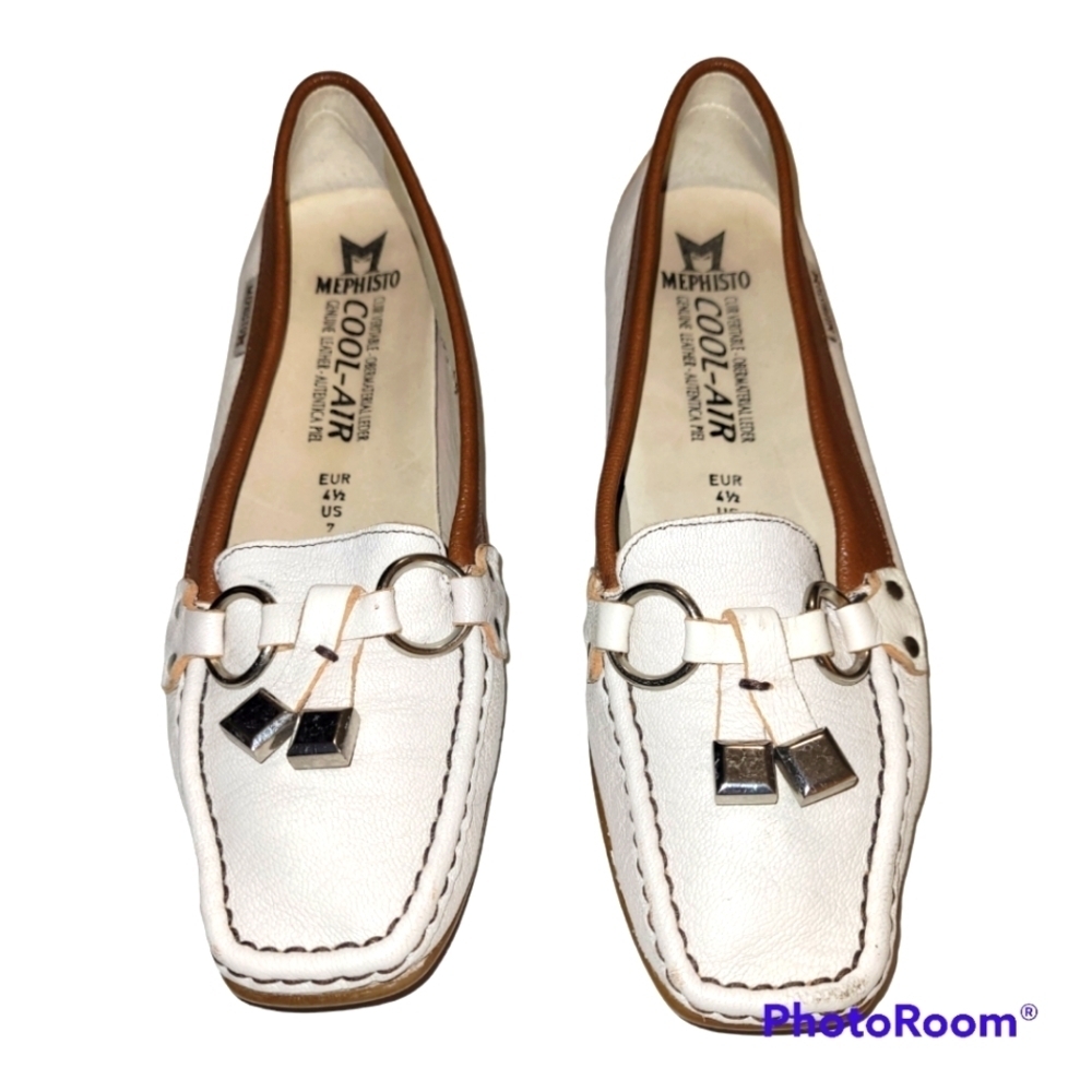 P405. Mephisto Cool Air bone leather tassle slip on loafers |37